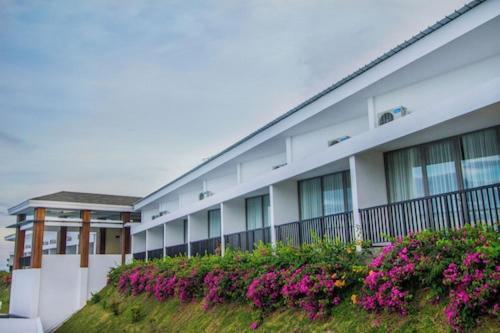 Estrella Hotel & Conference Luwuk Zewnętrze zdjęcie